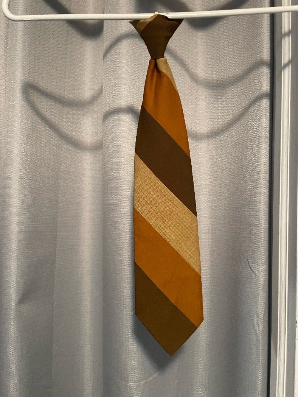 Clip on tie